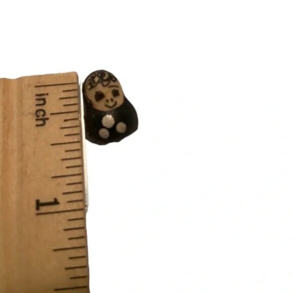 EUC 5-Piece Set Nesting Dolls with Strawberry Design (BN8-104) - Picture 12 of 14